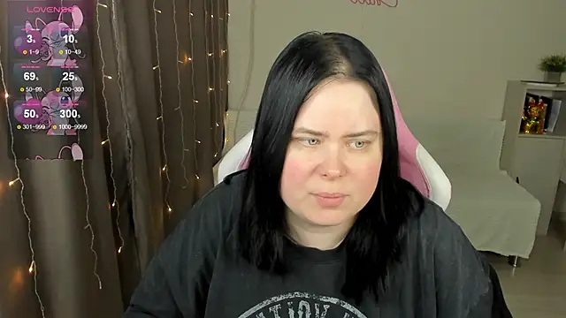 Snapshot of Akemi_BBW chatting on April 9, 4:23 am Akemi BBW online show from April 9, 4:23 am