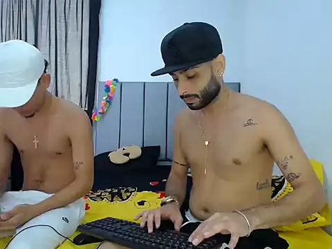 Snapshot of Evilboy555 chatting on November 23, 3:23 pm Evilboy555 online show from November 23, 3:23 pm