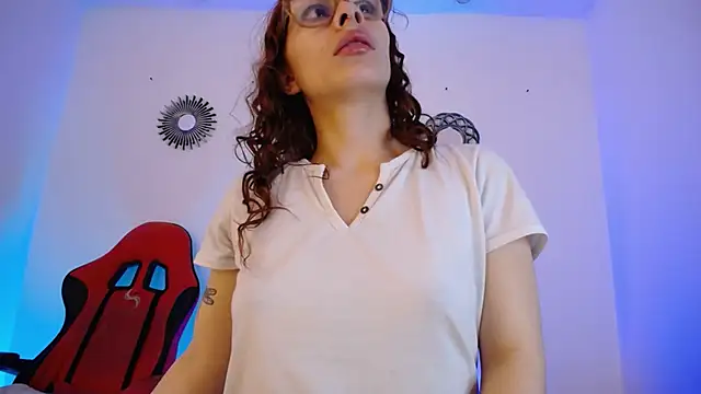 Katy Van online show from November 15, 9:00 pm