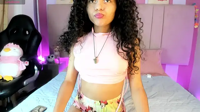 Winnifer Gonzal online show from March 18, 4:04 am