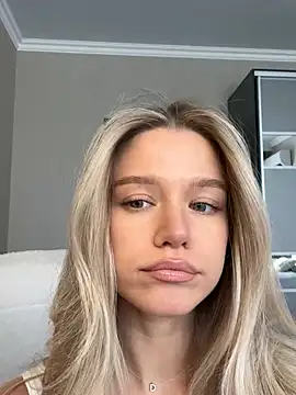 JessIsLove online show from March 6, 5:35 am