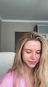 Snapshot of JessIsLove chatting on April 21, 5:03 am JessIsLove online show from April 21, 5:03 am