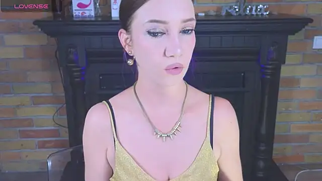 Snapshot of AlexaStoun chatting on August 8, 2:08 pm AlexaStoun online show from August 8, 2:08 pm