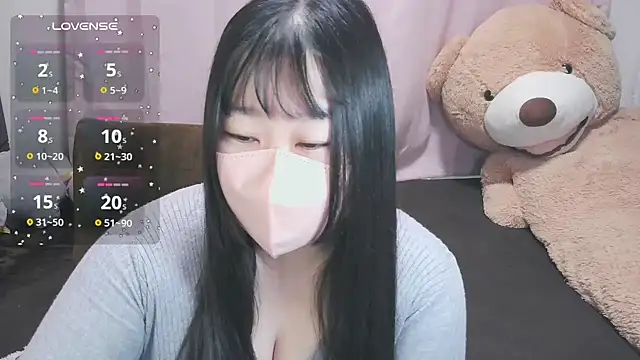 yuinyan3150 online show from December 4, 10:40 pm