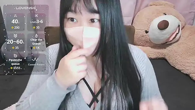 yuinyan3150 online show from December 18, 1:11 am