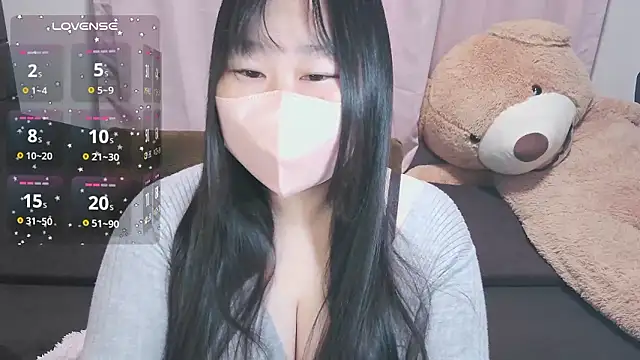 yuinyan3150 online show from March 18, 9:51 pm