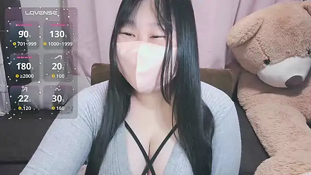 yuinyan3150 online show from April 8, 1:55 pm