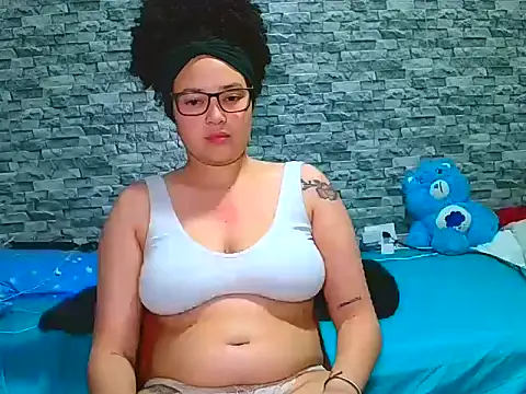 vanellope12 online show from November 7, 5:07 am