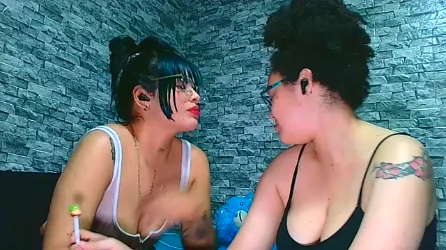 Snapshot of vanellope12 chatting on May 25, 5:13 am vanellope12 online show from May 25, 5:13 am