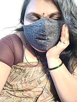 Snapshot of Love-priya chatting on February 15, 9:05 am Love-priya online show from February 15, 9:05 am