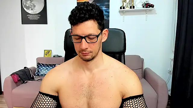 BrutusK08 online show from March 19, 7:45 am