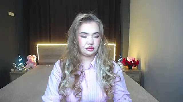 StacyYellig online show from February 12, 8:59 pm