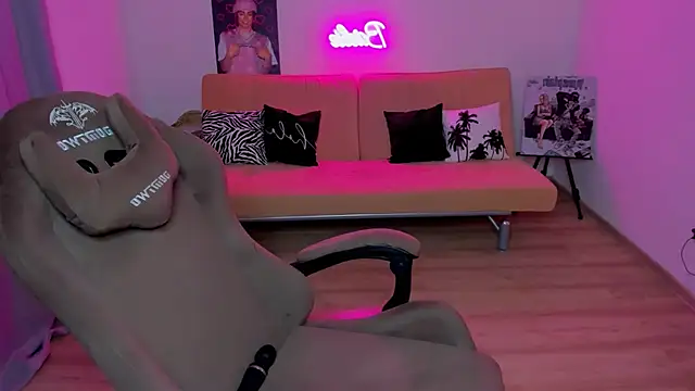 HelloRoxy online show from October 25, 8:03 pm