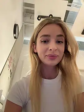 EvieEvans online show from December 13, 4:05 pm