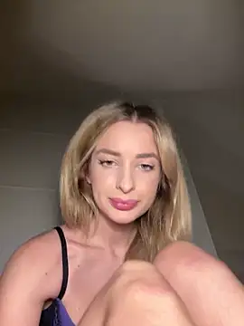 EvieEvans online show from January 1, 5:00 pm