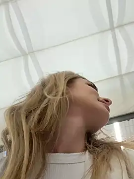 EvieEvans online show from March 11, 5:02 pm