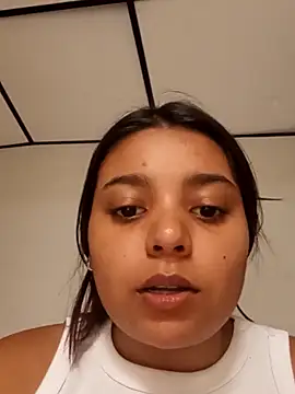 Snapshot of stefanie010 chatting on March 22, 3:59 pm stefanie010 online show from March 22, 3:59 pm