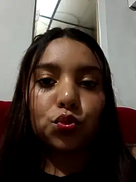 Snapshot of stefanie010 chatting on April 25, 10:07 pm stefanie010 online show from April 25, 10:07 pm