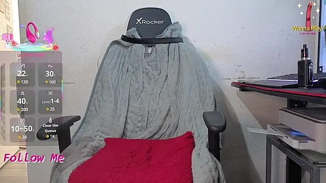 Snapshot of tall_guy323 chatting on March 21, 10:28 am tall guy323 online show from March 21, 10:28 am