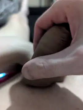 Snapshot of tall_guy323 chatting on March 23, 2:37 am tall guy323 online show from March 23, 2:37 am