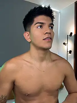 santiago 01 online show from February 26, 9:36 pm