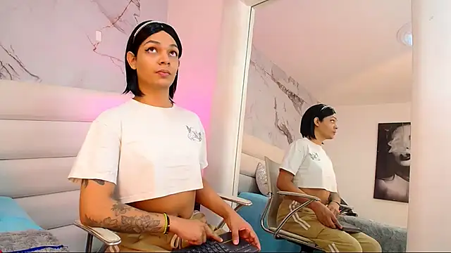 emily lady20 online show from May 28, 11:29 am