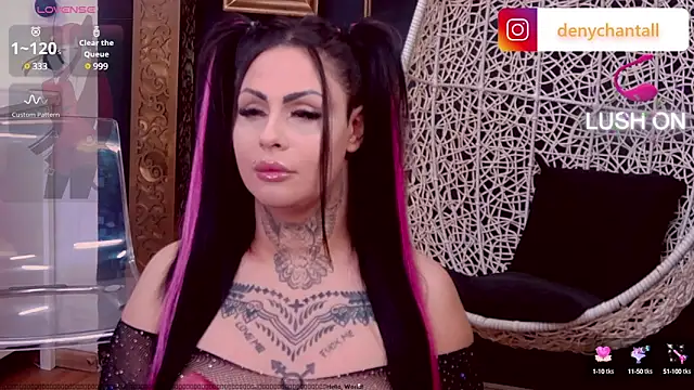 DeniSalome online show from January 11, 10:40 am