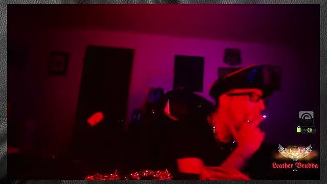 Snapshot of LeatherBrudda69 chatting on April 23, 5:08 am LeatherBrudda69 online show from April 23, 5:08 am