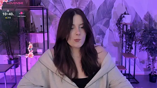 CoralineKeyns online show from November 3, 8:37 am