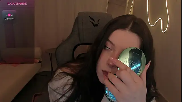 CoralineKeyns online show from February 21, 3:18 am