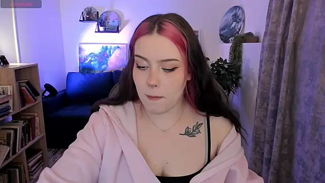CoralineKeyns online show from April 28, 1:59 am