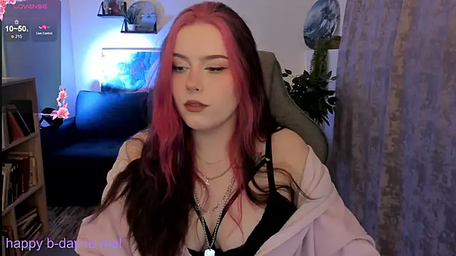 CoralineKeyns online show from May 14, 5:25 am