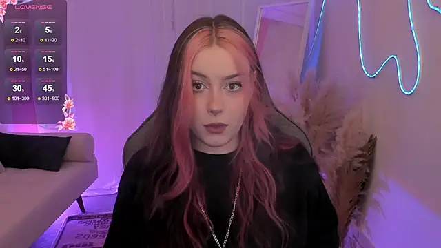 CoralineKeyns online show from May 26, 5:25 am