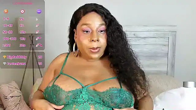 Snapshot of Carmen_Cream chatting on June 14, 7:54 am Carmen Cream online show from June 14, 7:54 am