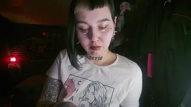 MoorderxDoll online show from January 7, 8:10 pm