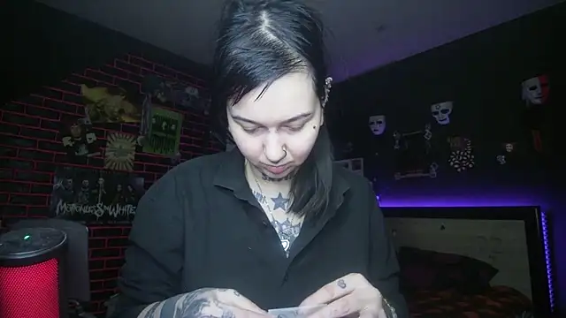 MoorderxDoll online show from February 27, 6:30 pm