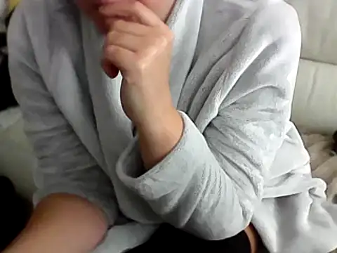 Snapshot of DragoneSFR chatting on January 24, 10:53 am DragoneSFR online show from January 24, 10:53 am