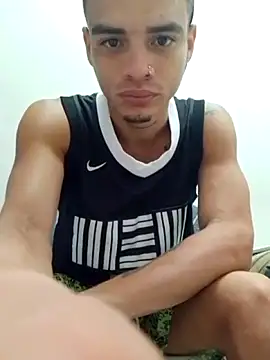 Snapshot of mailo_bronw chatting on April 28, 2:33 pm mailo bronw online show from April 28, 2:33 pm
