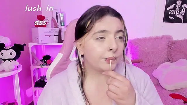 Snapshot of Sachi_Meow chatting on February 16, 7:10 pm Sachi Meow online show from February 16, 7:10 pm