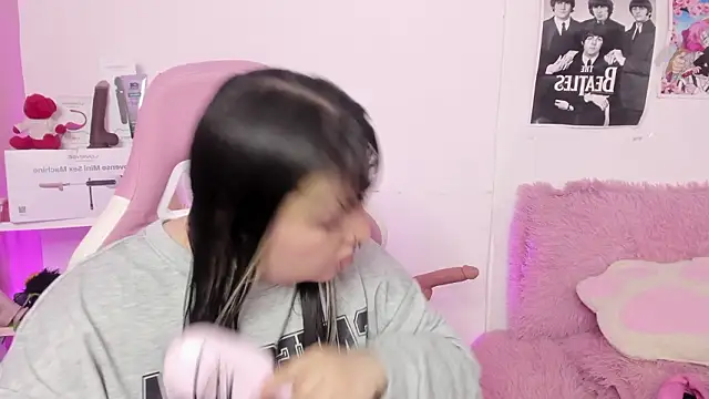 Snapshot of Sachi_Meow chatting on February 19, 12:34 pm Sachi Meow online show from February 19, 12:34 pm