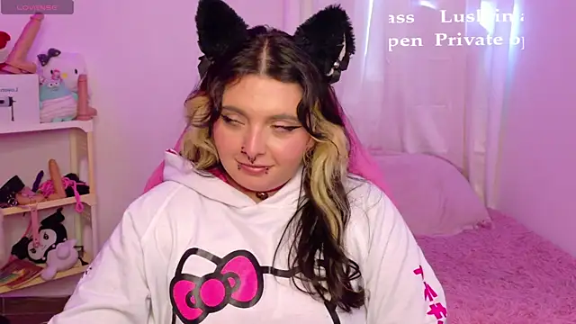 Snapshot of Sachi_Meow chatting on May 26, 7:10 pm Sachi Meow online show from May 26, 7:10 pm