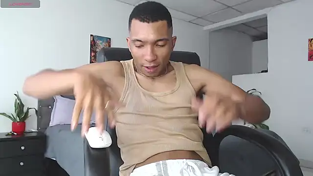 Aaronblack1  online show from April 18, 4:00 pm