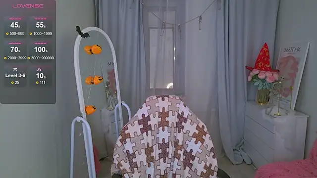 LovelyJessie online show from October 30, 1:45 pm