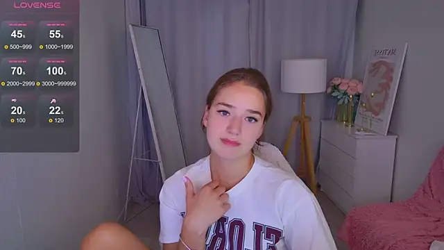 LovelyJessie online show from May 23, 1:48 pm