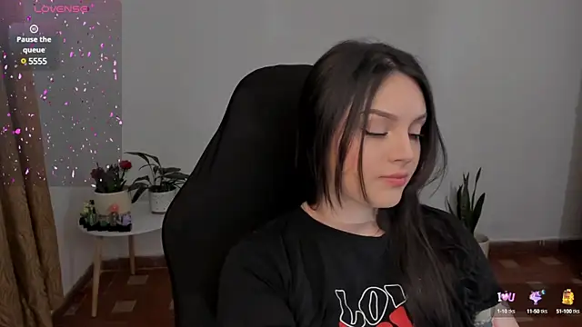 Snapshot of anaveleeez chatting on December 15, 10:15 pm anaveleeez online show from December 15, 10:15 pm