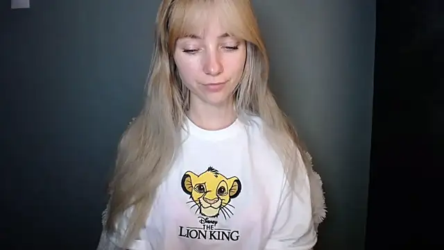 LuciaYoung online show from November 22, 8:19 pm