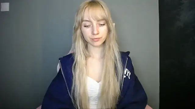 LuciaYoung online show from April 12, 6:24 pm