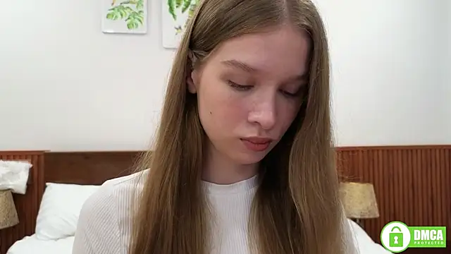 Snapshot of CutieBeauty chatting on April 15, 5:47 am CutieBeauty online show from April 15, 5:47 am