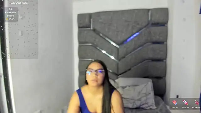 Snapshot of Latinos_couples chatting on August 4, 3:43 am Latinos couples online show from August 4, 3:43 am
