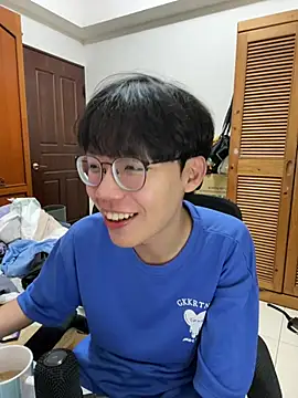 Snapshot of hihi0169 chatting on February 16, 2:35 pm hihi0169 online show from February 16, 2:35 pm